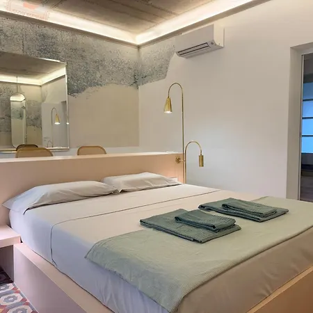 Iconic Cernaia Stairway Location - Cernaiabella Elegant Charming Suite With Jacuzzi Appartement La Spezia