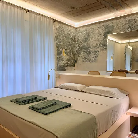 شقة Iconic Cernaia Stairway Location - Cernaiabella Elegant Charming Suite With Jacuzzi لا سبيتسْيا