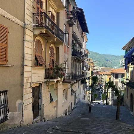 Appartement Iconic Cernaia Stairway Location - Cernaiabella Elegant Charming Suite With Jacuzzi