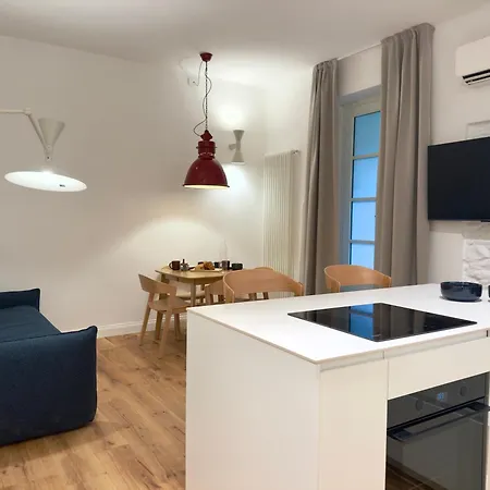 Iconic Cernaia Stairway Location - Cernaiabella Elegant Charming Suite With Jacuzzi * La Spezia