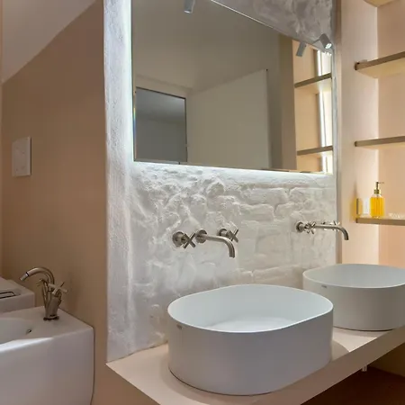 Iconic Cernaia Stairway Location - Cernaiabella Elegant Charming Suite With Jacuzzi Appartement *