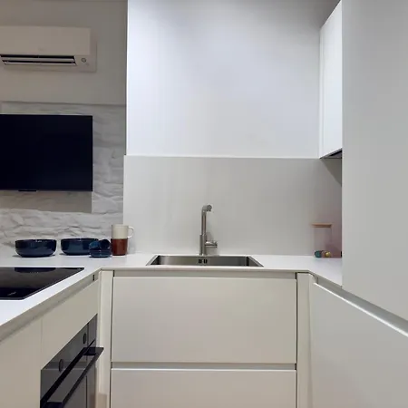 Iconic Cernaia Stairway Location - Cernaiabella Elegant Charming Suite With Jacuzzi شقة *