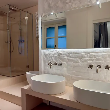 Iconic Cernaia Stairway Location - Cernaiabella Elegant Charming Suite With Jacuzzi Appartement *